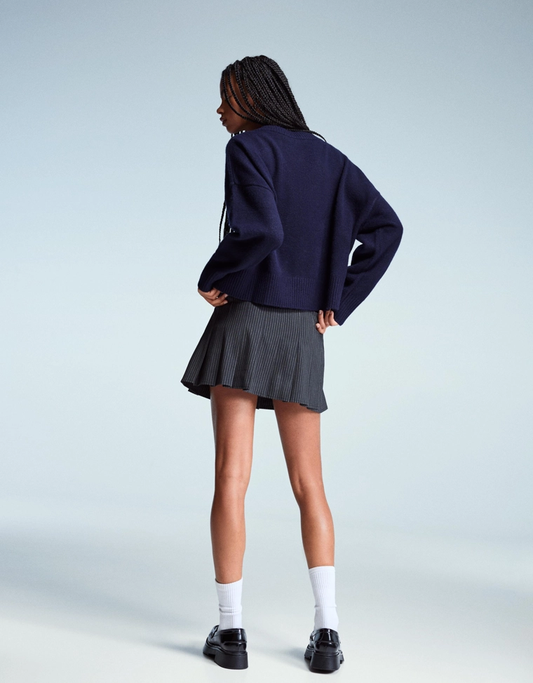 Укороченный джемпер с V-образным вырезом