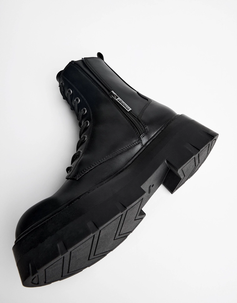 Ботильон на шнуровке