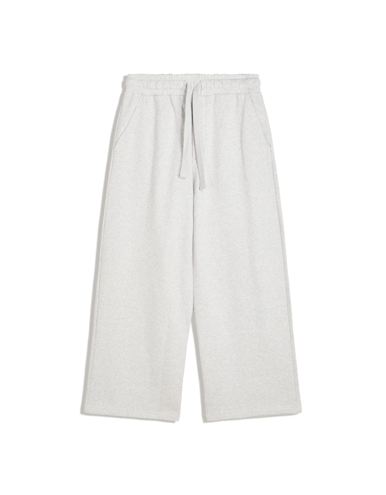 Объемные брюки свободного кроя