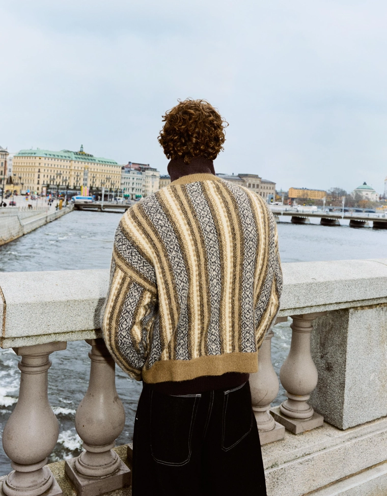 Свитер с принтом