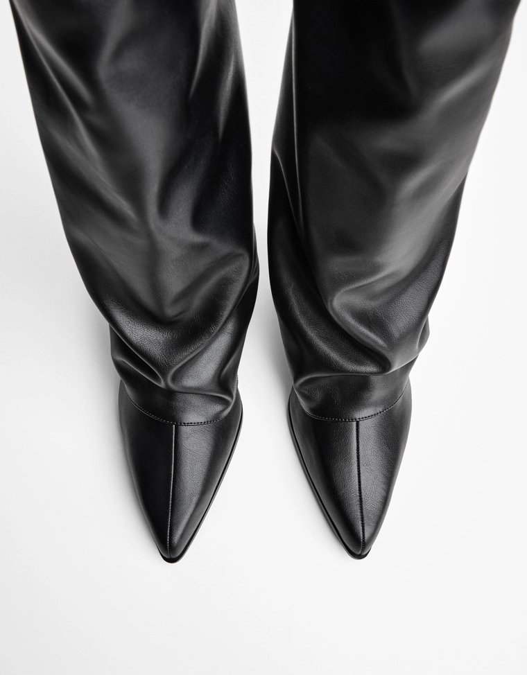 Сапоги на каблуке с длинными отворотами в виде брюк