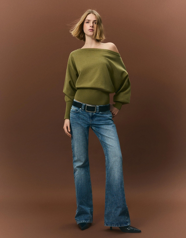 Асимметричный свитер с низом в рубчик