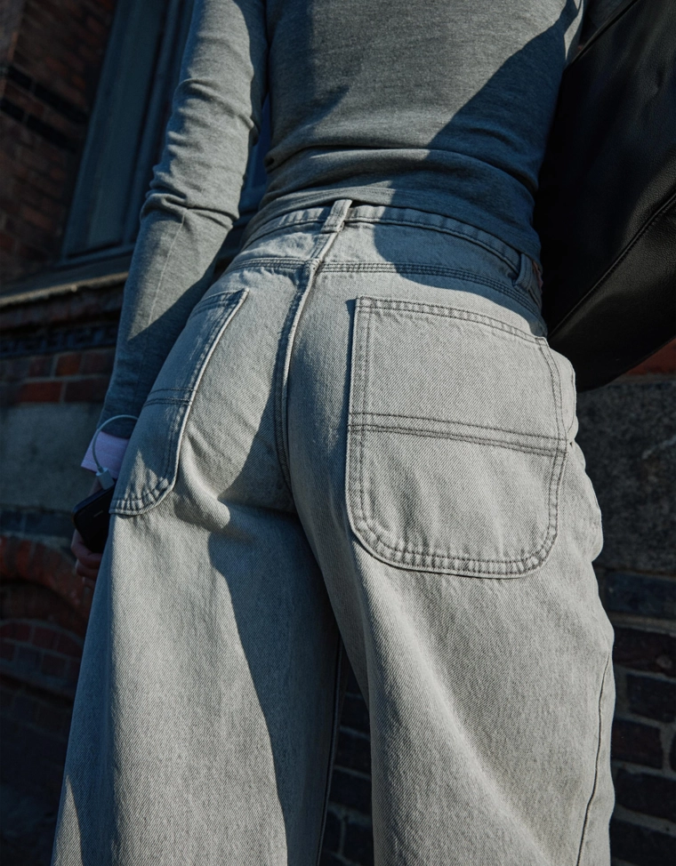 Джинсы бананы свободного кроя