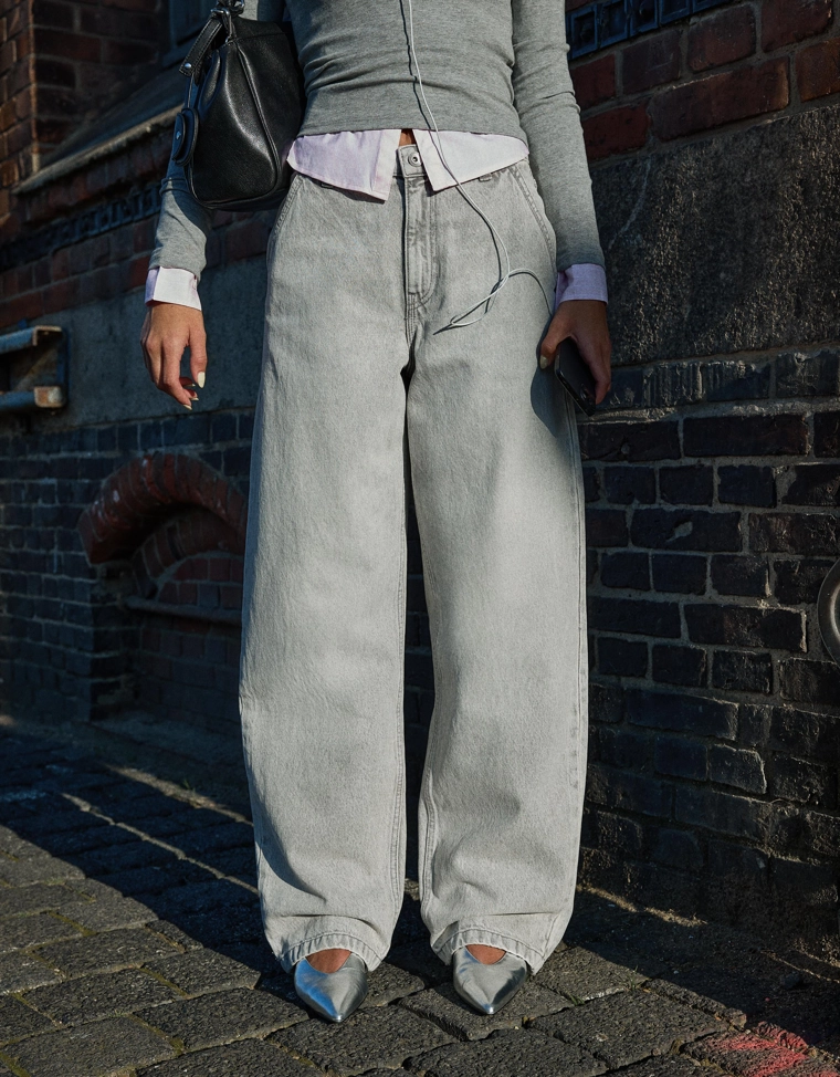 Джинсы бананы свободного кроя