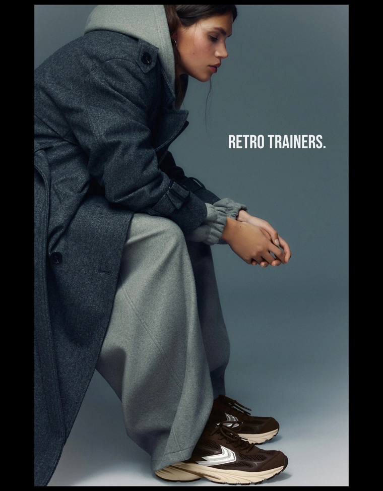 Кроссовки со вставками