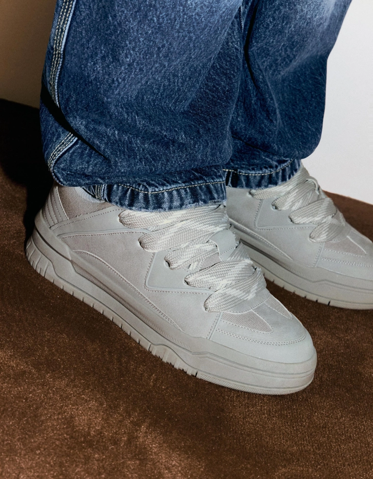 Объемные кроссовки в скейтерском стиле