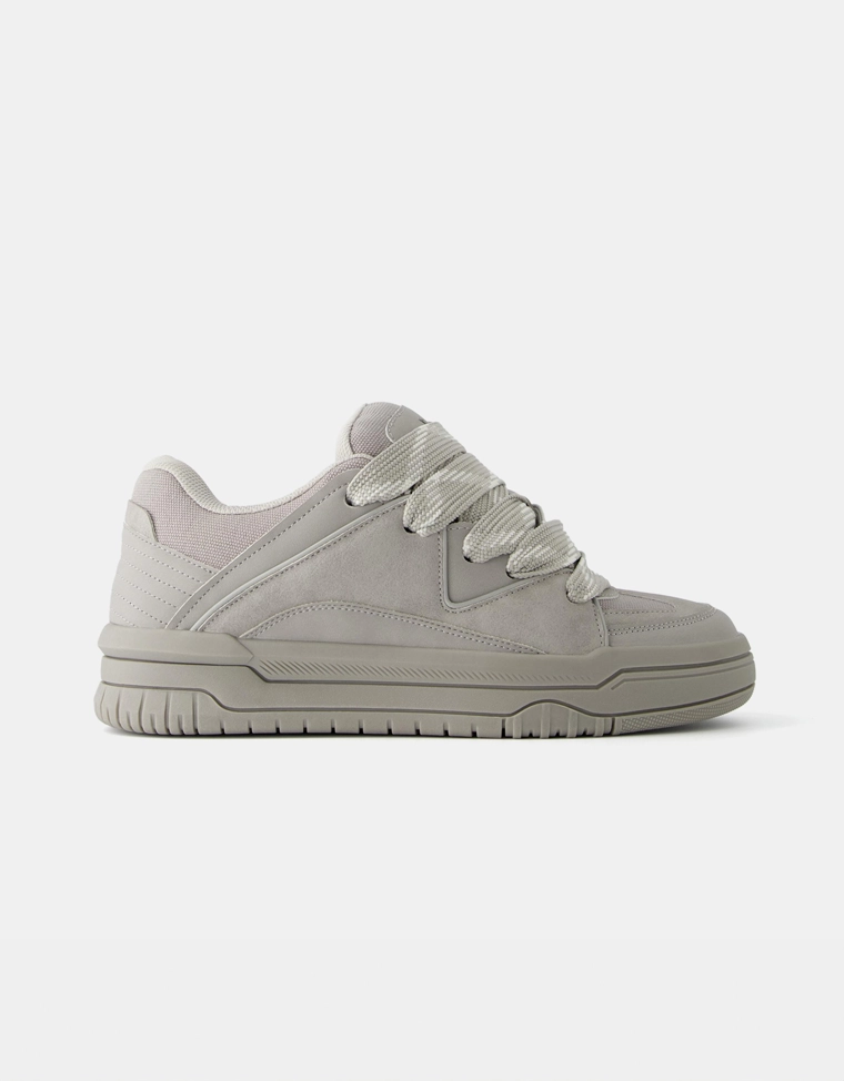 Объемные кроссовки в скейтерском стиле