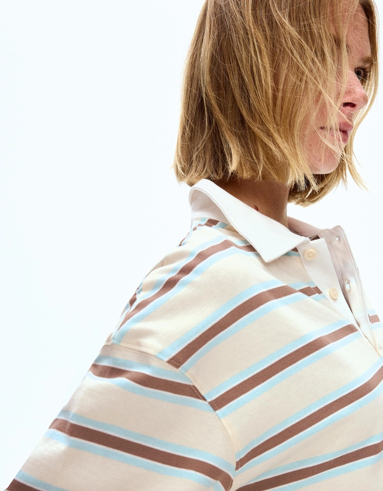 Футболка с длинными рукавами и воротником поло