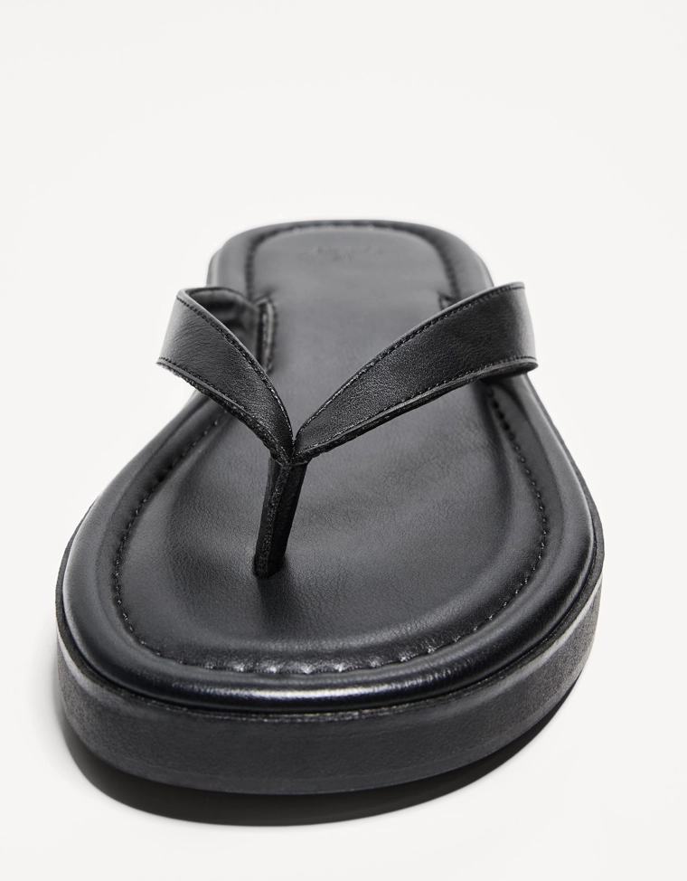 Сандалии с ремешками