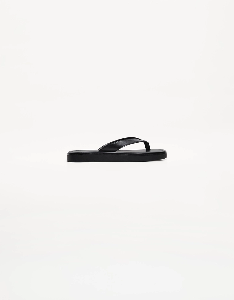 Сандалии с ремешками