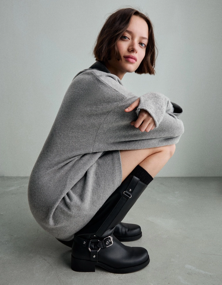 Мягкое мини-платье с широкими рукавами