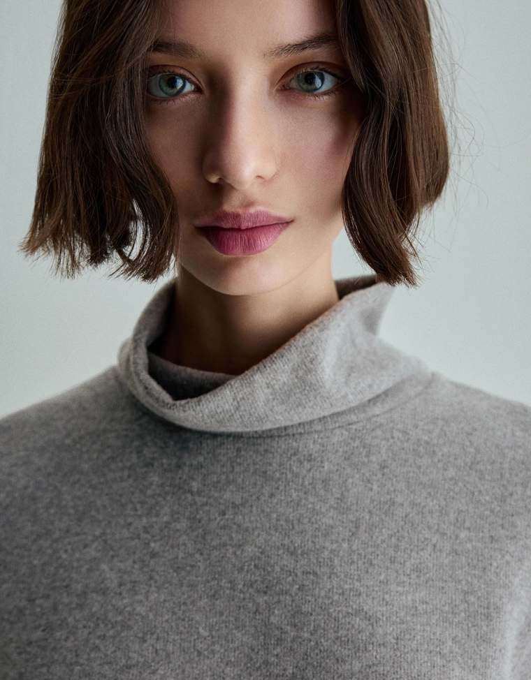 Мягкое мини-платье с широкими рукавами