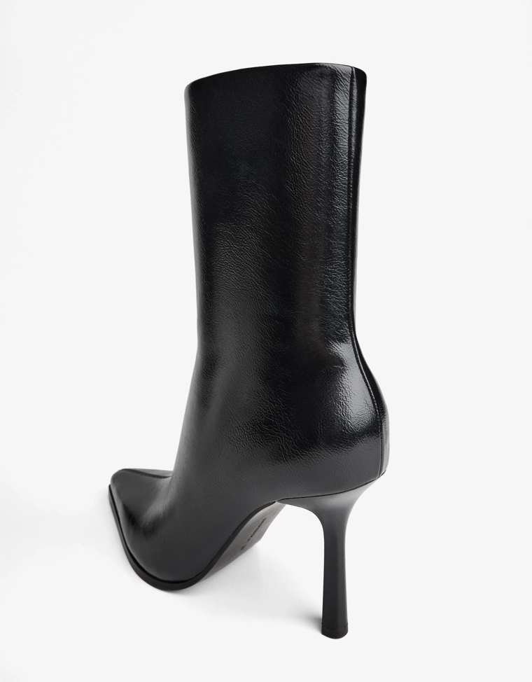 Ботильоны с тисненым каблуком