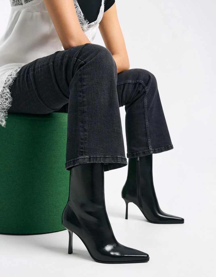 Ботильоны с тисненым каблуком