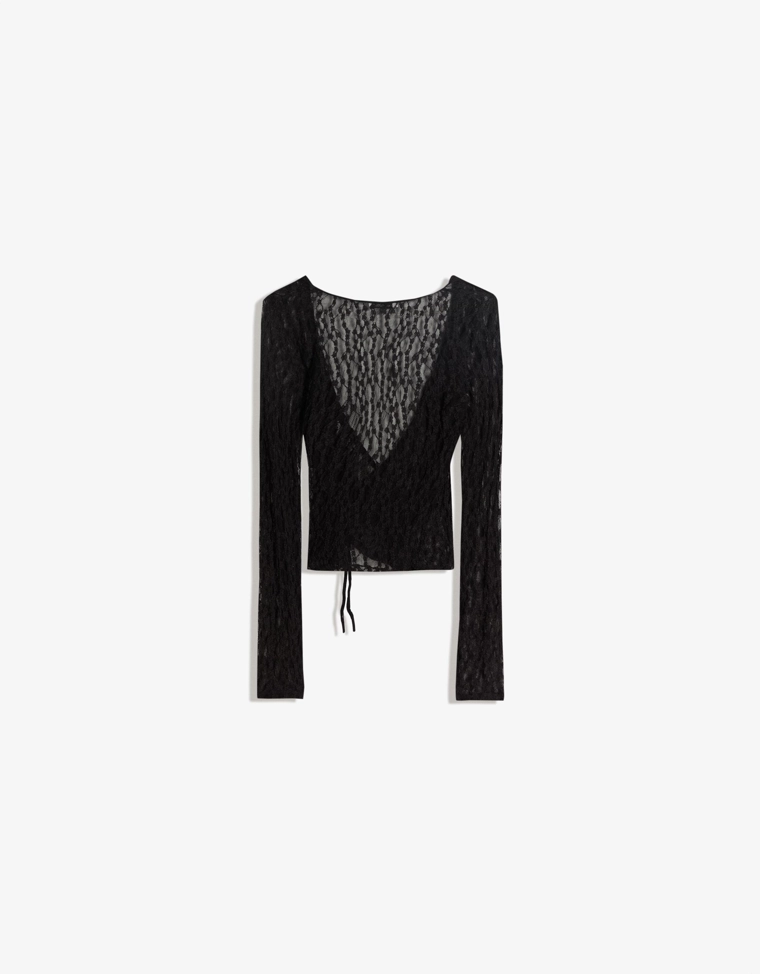 Лонгслив с кружевом и узлом