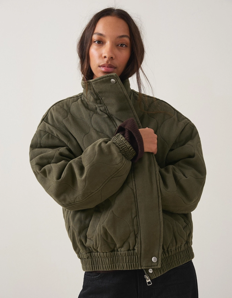 Куртка с вышивкой и узором «косы»