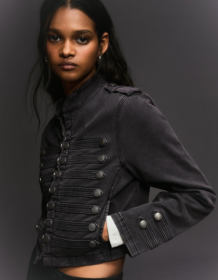 Куртка с пуговицами bershka