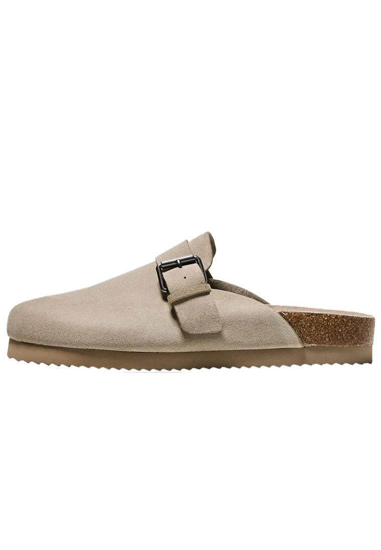 Сабо с деталями пряжки