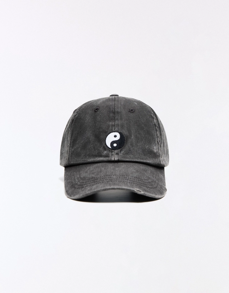 Кепка с вышивкой