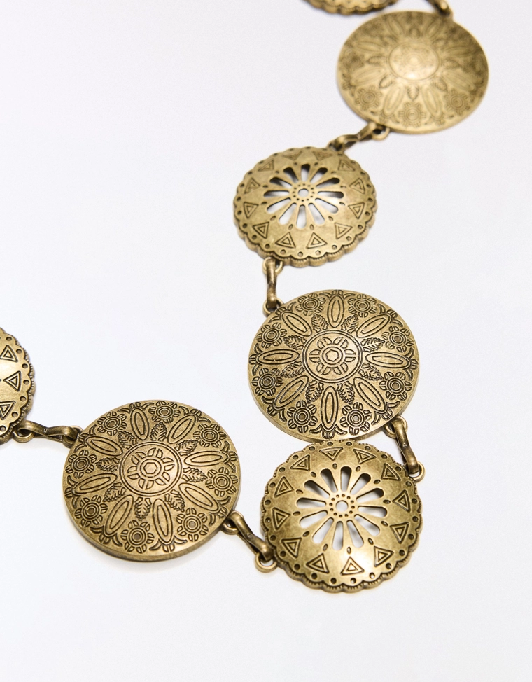 Цепочка с медальоном в стиле бохо