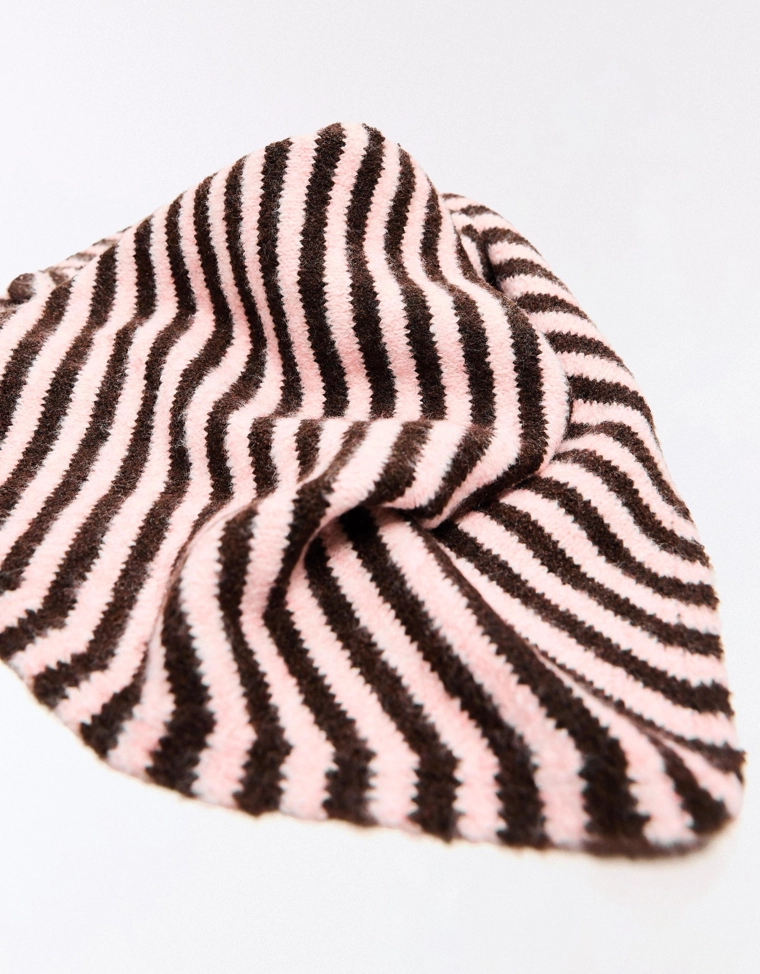 Платок с принтом в горошек