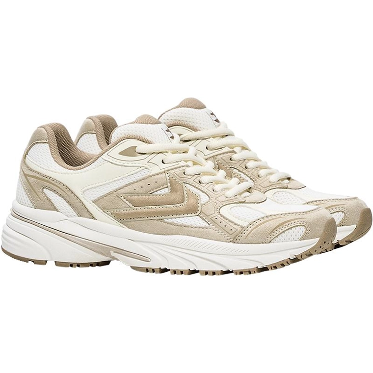 Кроссовки из разных материалов