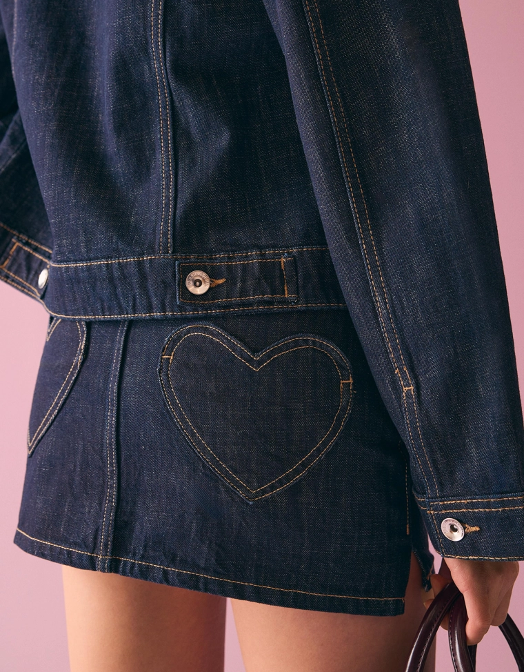 Джинсовая мини-юбка с вышивкой