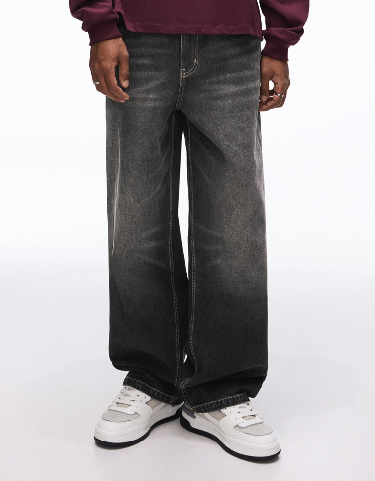 Джинсы объемного свободного кроя