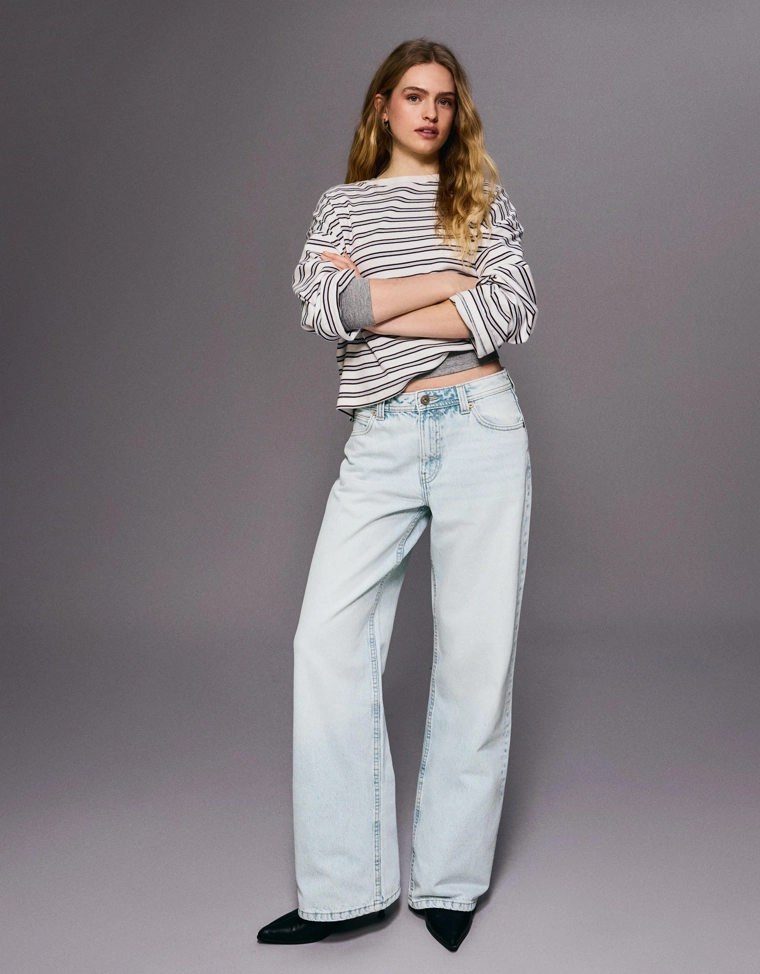 Джинсы свободного кроя со средней посадкой