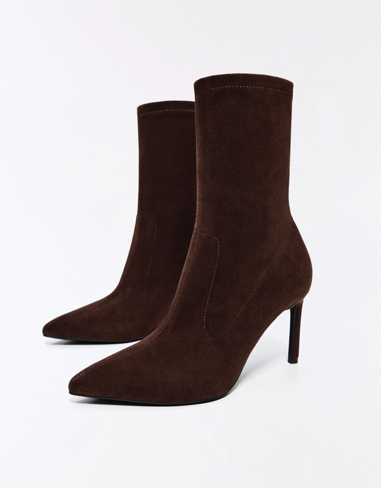 Fitted high-heel ankle boots