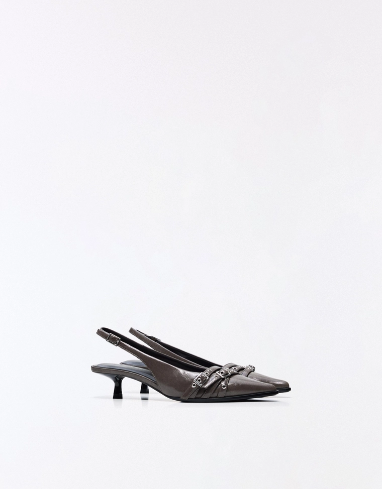 Туфли с открытой пяткой и пряжками на среднем тонком каблуке