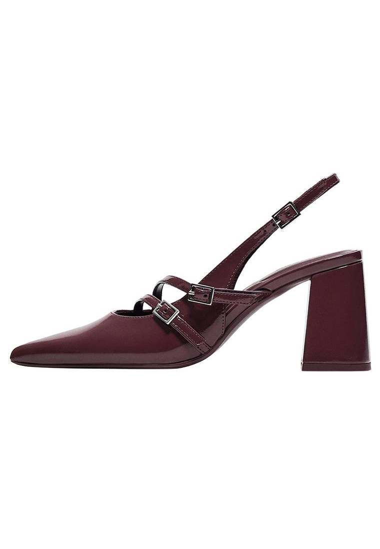 Туфли с открытой пяткой, широким каблуком и пряжками