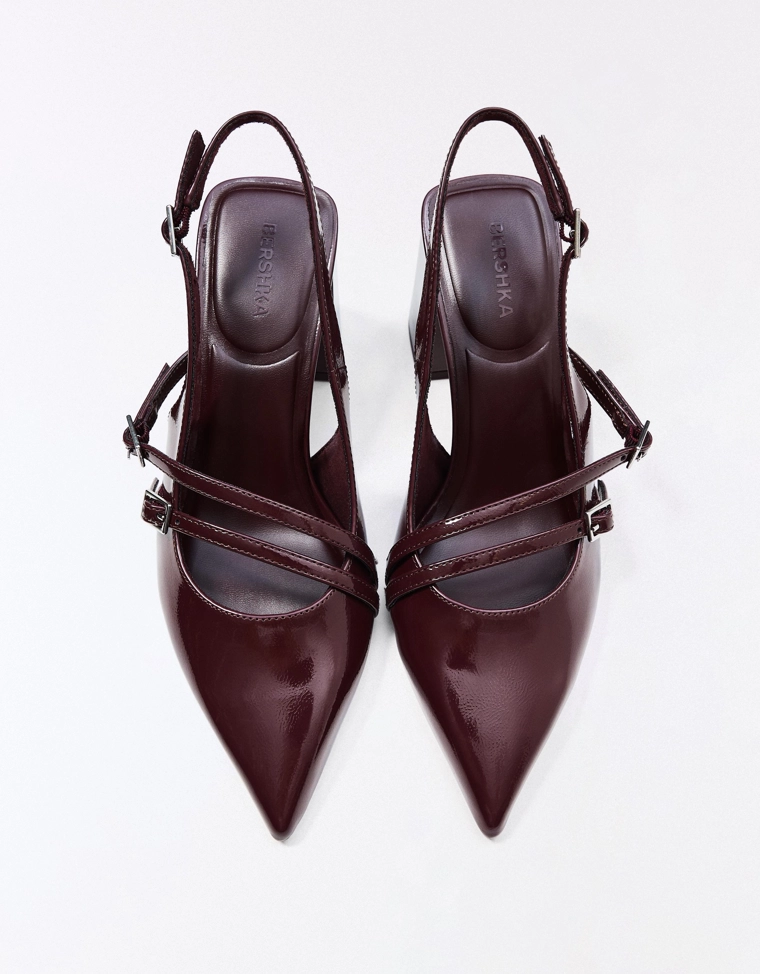 Туфли с открытой пяткой, широким каблуком и пряжками