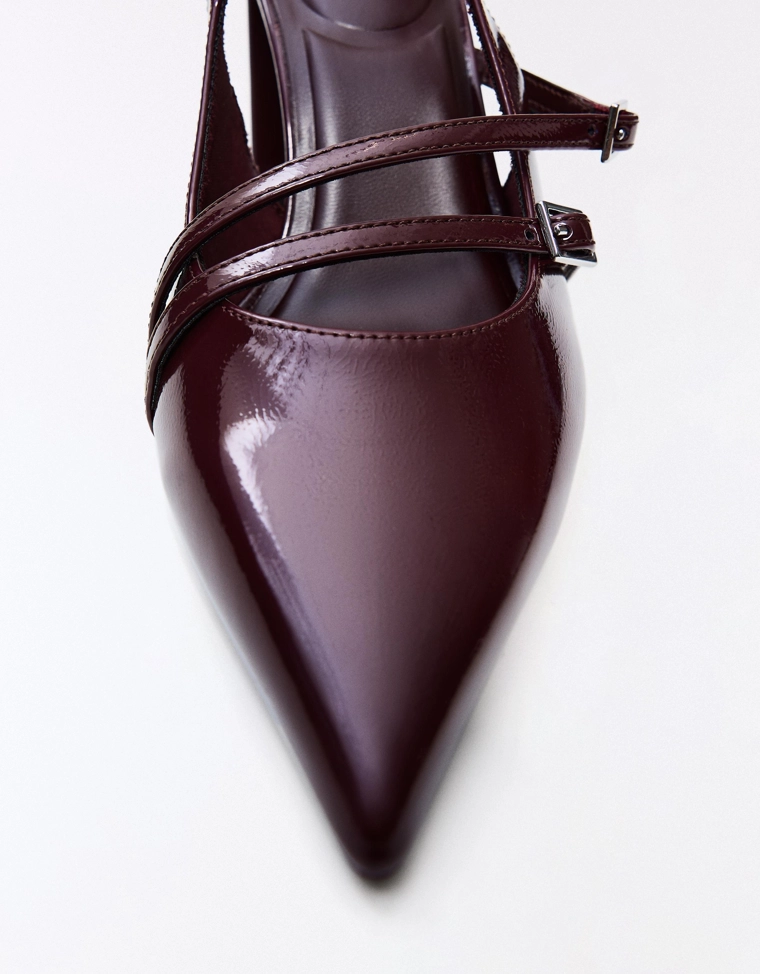 Туфли с открытой пяткой, широким каблуком и пряжками