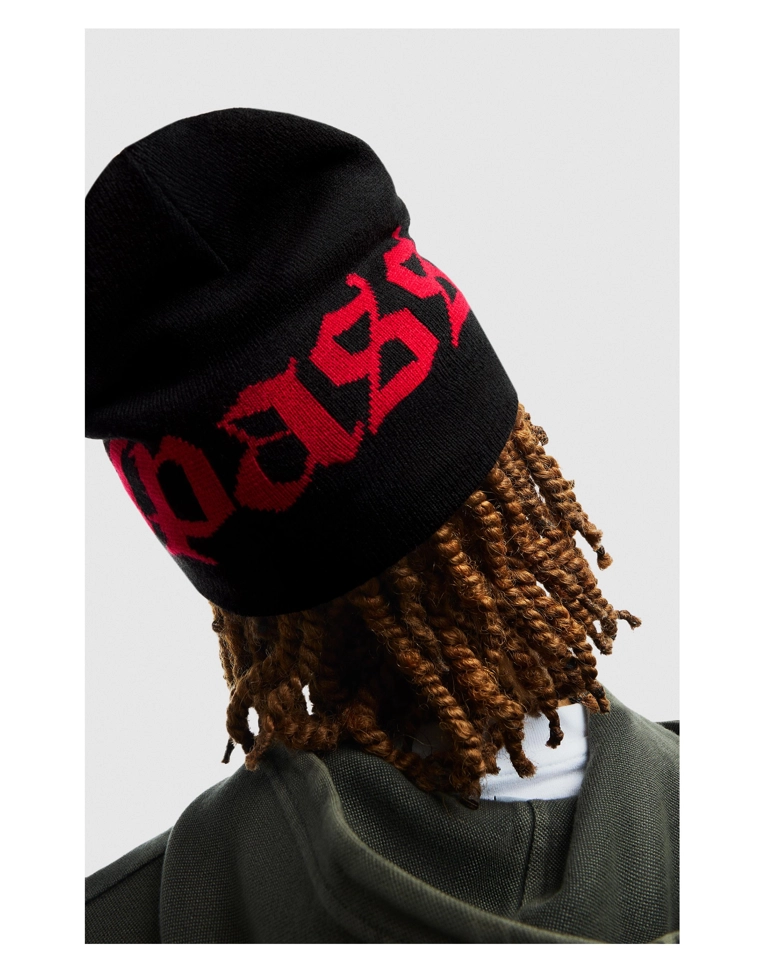 Шапка с принтом