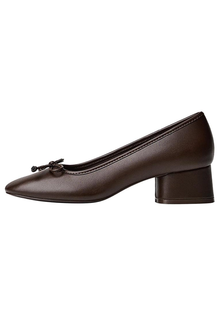 Балетки на каблуке