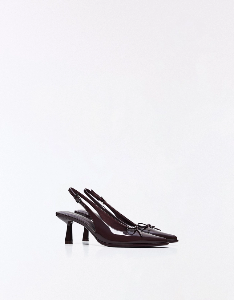 Туфли на среднем тонком каблуке с открытой пяткой