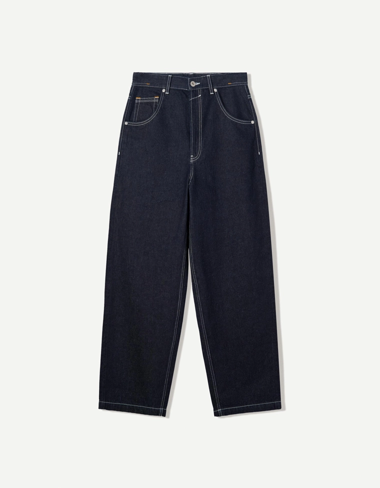 Джинсы объемного свободного кроя