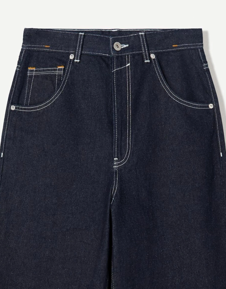 Джинсы объемного свободного кроя