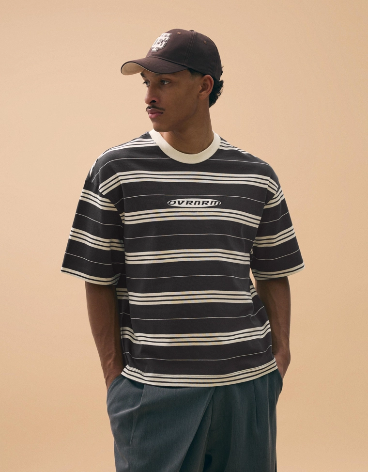 Футболка геометрического кроя с короткими рукавами и принтом