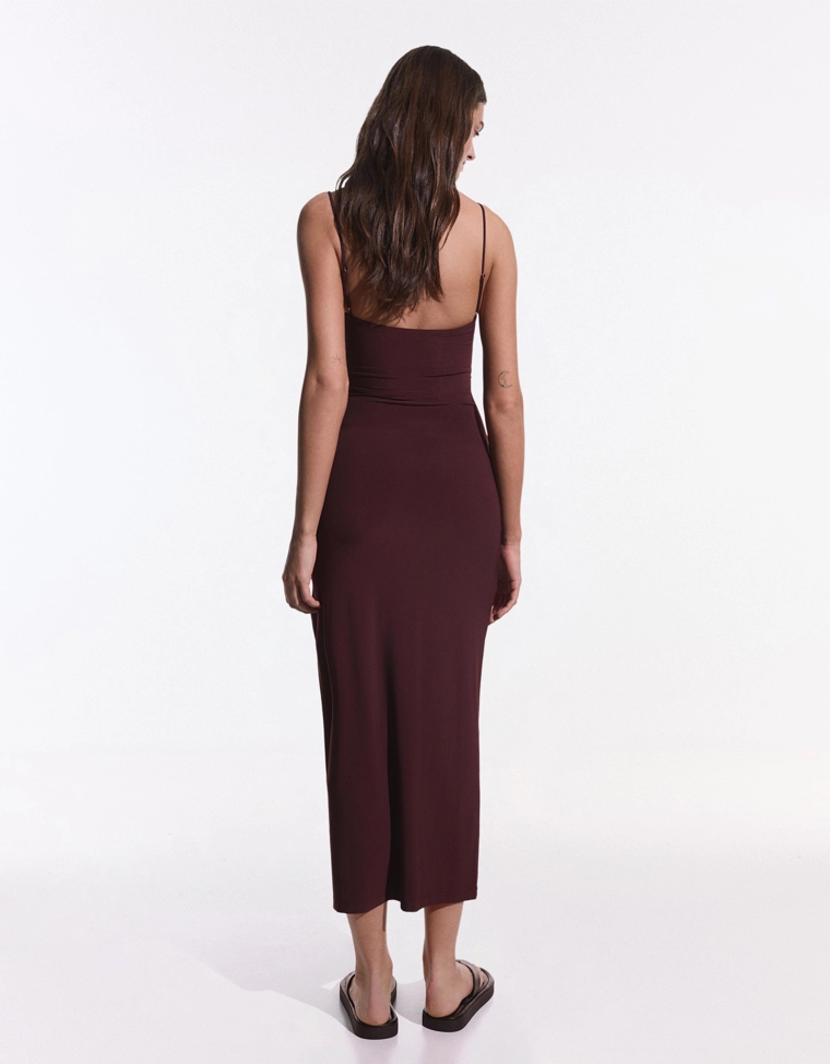 Платье миди на бретелях со сборками