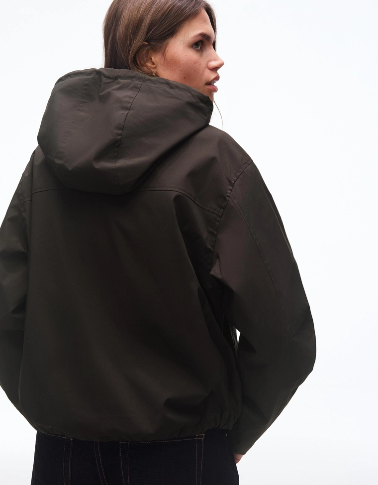 Technical jacket with water-resistant & winter-resistant hood
