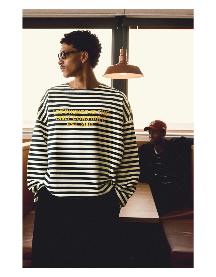 Полосатый свитер из мягкой ткани с круглым вырезом