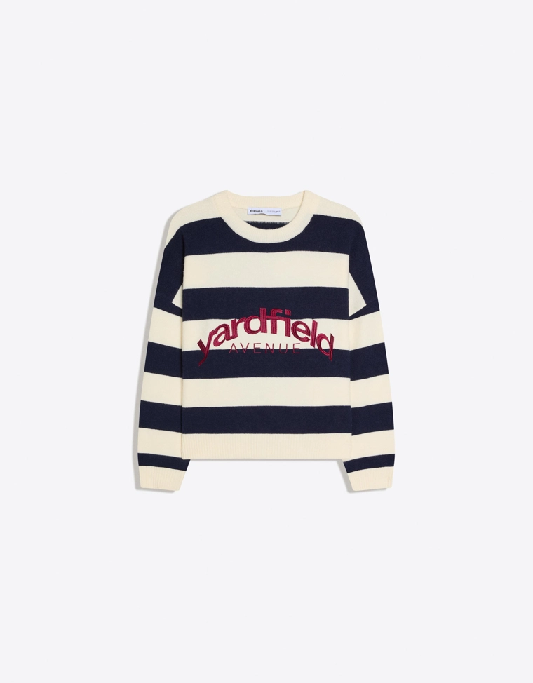 Свитер в полоску с круглым вырезом и вышивкой