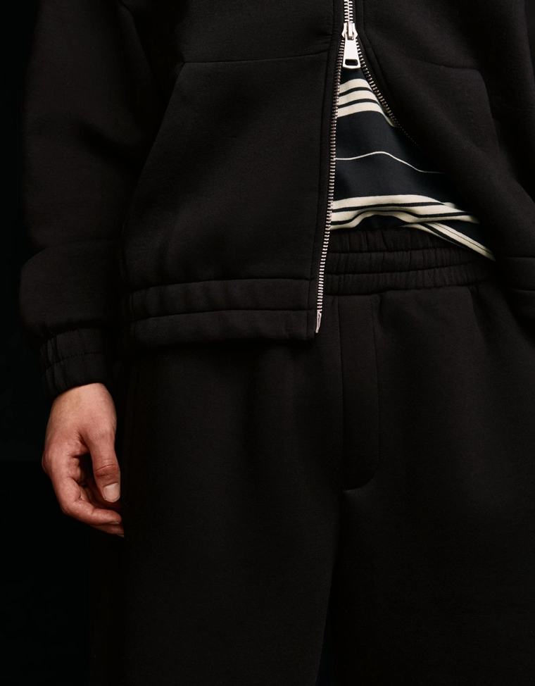 Шорты оверсайз из плотной синтетической ткани