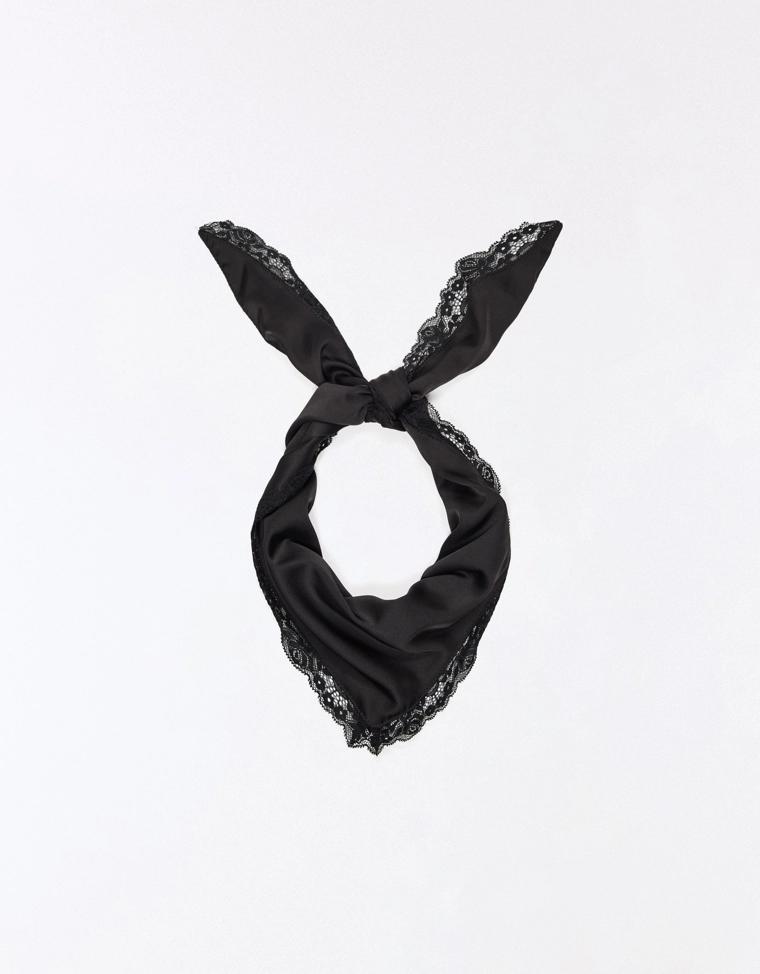 Платок с кружевом и сатином