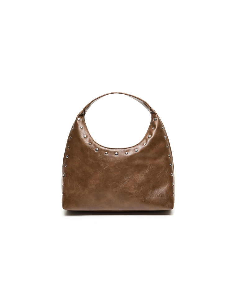 Сумка-мешок из искусственной кожи с заклепками