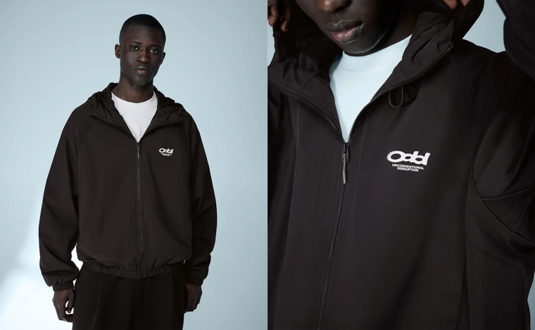 Куртка из высокотехнологичной ткани с капюшоном