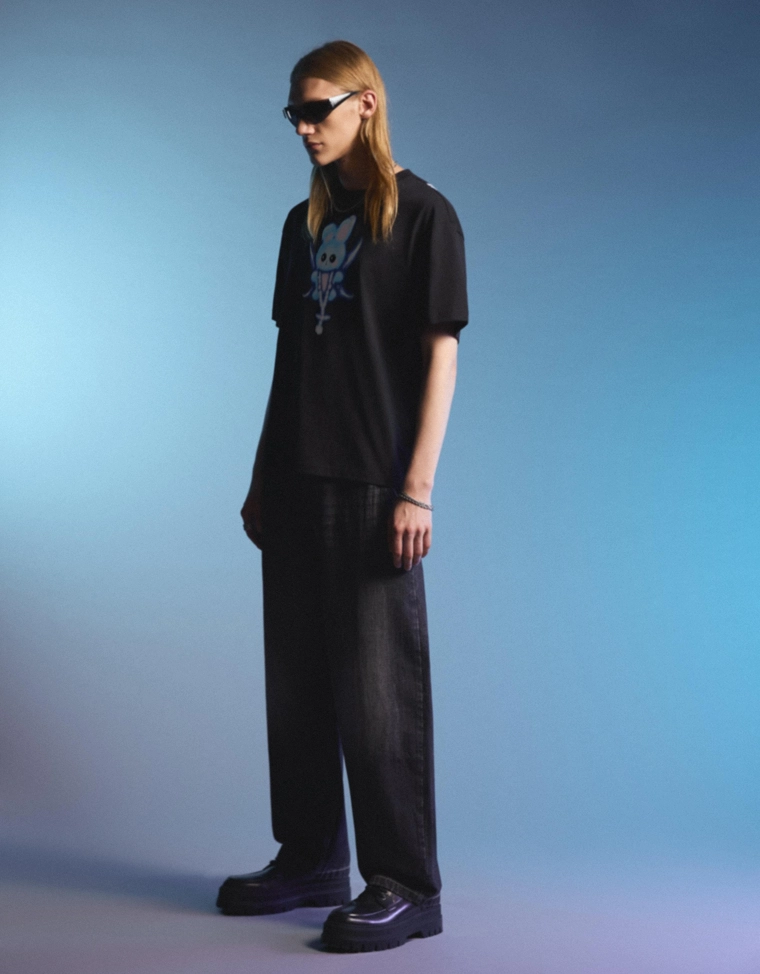 Джинсы очень свободного кроя