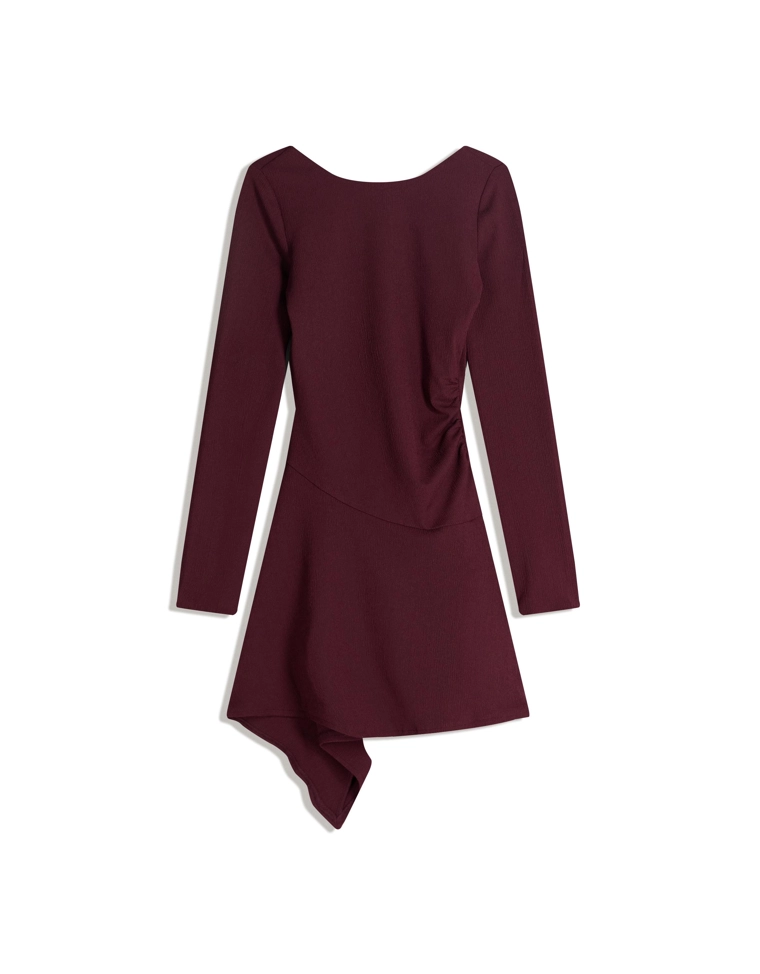 Мини-платье с длинными рукавами и асимметричным подолом